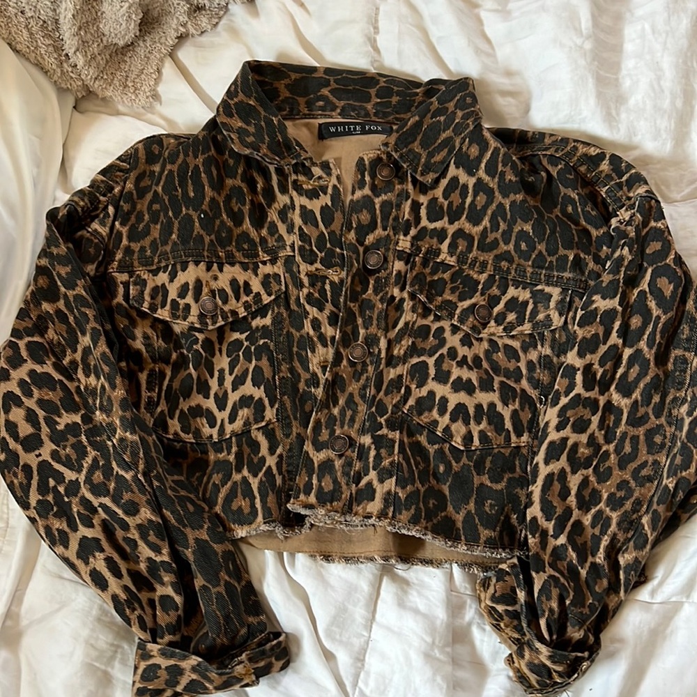White Fox leopard print cropped denim jacket. Size S/M